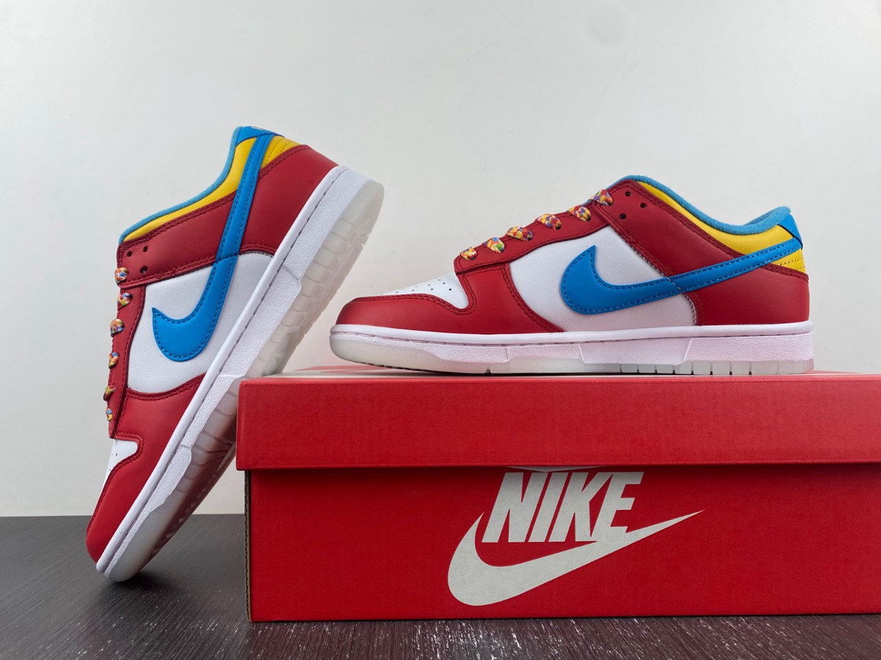 LeBron James x Nike Dunk Low ??Fruity Pebbles DH8009-600